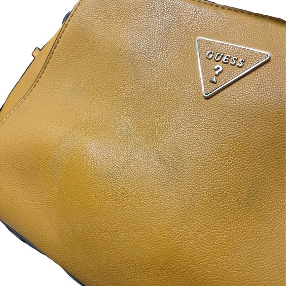 Guess Yellow Leather Crossbody Handbag Women's Fashion Accessory - Picture 2 of 10